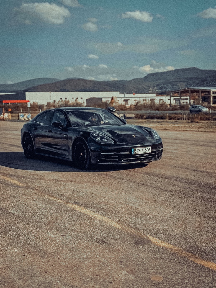 Porsche Panamera 4