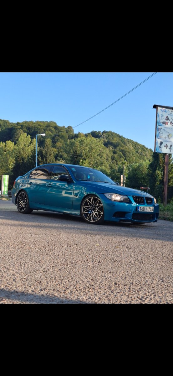BMW E90 325i